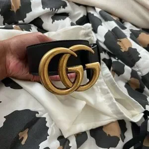 Gucci belt size 75. Comes with original dust bag and box Gucci Calfskin Double G 40mm Belt 75 30 Blue 1827255  main image 4